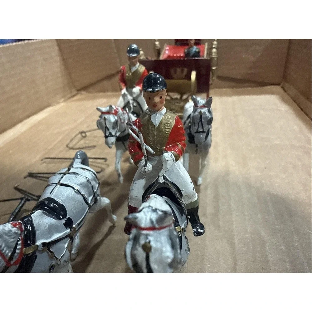Vintage Britains Coronation Horse‎ Drawn Coach Toy Soldiers Cast Metal Horses